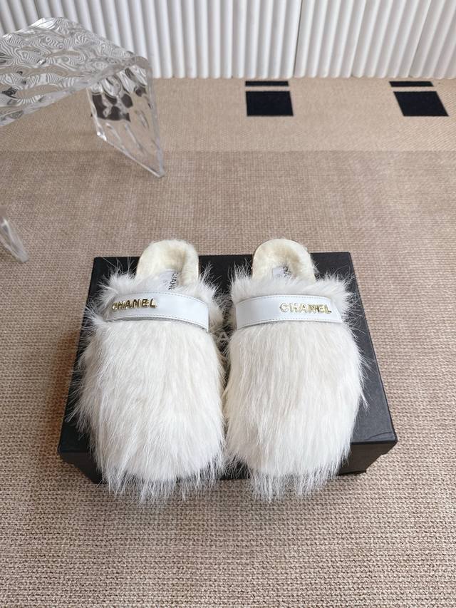 Chanel X Birkenstock 罗意威X勃肯鞋毛毛鞋 博肯皮革绒面双扣时尚休闲平底鞋 牛皮绒面革质地柔软搭配可调节鞋扣提升穿着舒适度⑤ 人体工学设计分