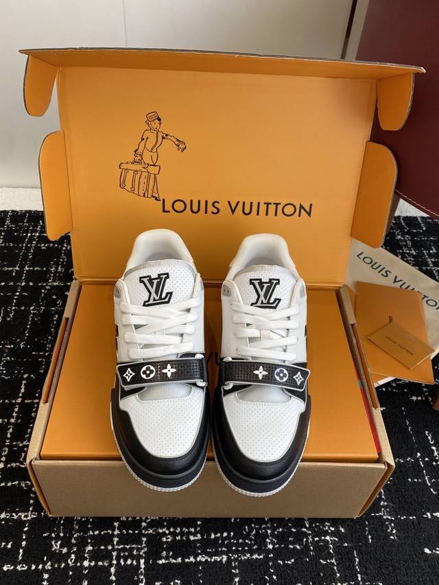 代购级 官网同步盒全套包装 Louis Vuitton 25Ss 驴家的爆款！Trainer板鞋，每个人都必须入的款，绝不后悔！ 超级百搭高级！什么衣服都好搭。