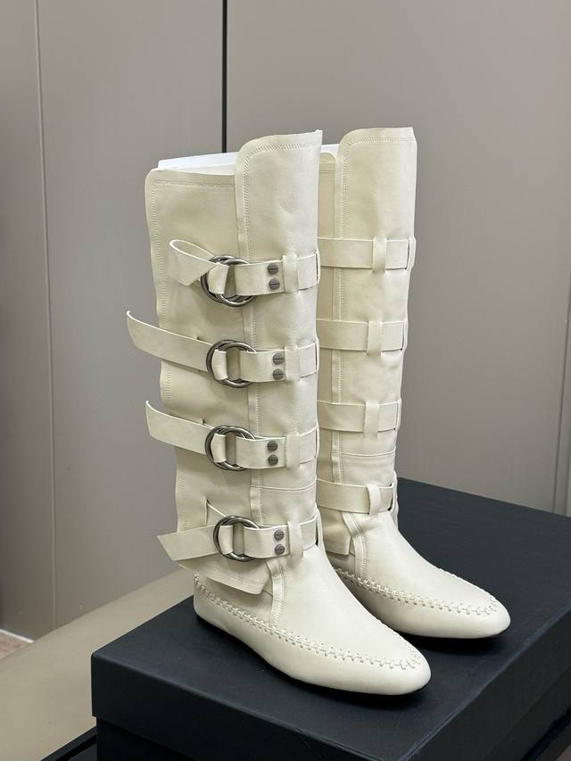 半拖520 短靴720 长靴 Ann Demeulemesster 2025新款半拖 短靴 骑士靴 安特卫普创意总监Stefano Gallici以”游牧精神“