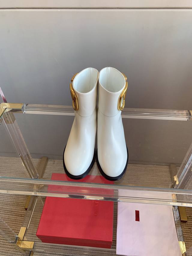 短靴 长靴 Valentin*经典大Ｖ扣秋冬靴系列 经典大气 百搭不过时 鞋面牛皮 内里垫脚牛皮 意大利真皮大底 尺码35-39 40定做