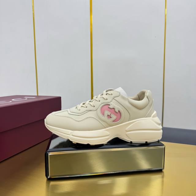 出厂价pp女 男 顶级版 Gucci古奇古驰老爹鞋 顶级版本 代购级别 原单品质 G家 老爹鞋男女码情侣款，3D打印，经典万年款，顶级套楦工艺 油边工艺，看细节