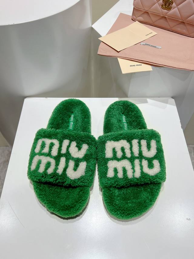 工厂p出 25新款Miumiu车毛款 码数35-42 注：41-42定做