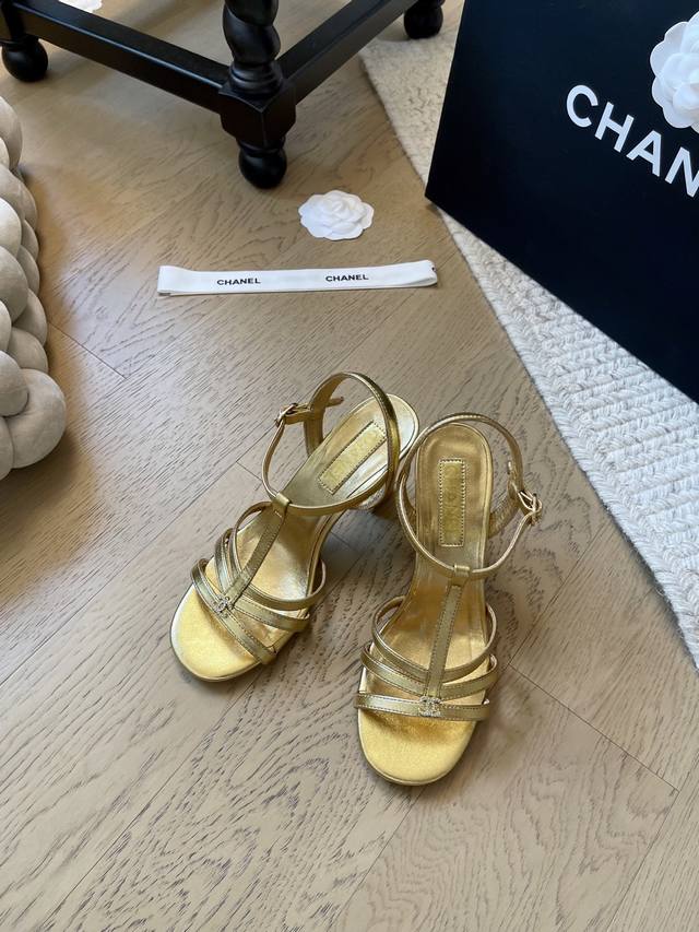 Chanel 25K新款高跟凉鞋系列！ 顶级版本！抢先发售 鞋面羊皮 定制双C扣 真皮大底 码数：35-40 40定制不退不换