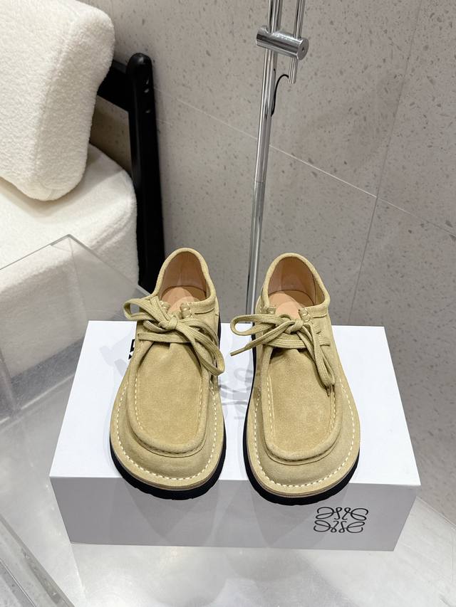 情侣款 男款+20 Loewe 罗意威 25秋冬新款乐福鞋 新品 实力来袭 圆头圆脑的鞋头可可爱爱 一鞋两穿 后跟可踩下当英伦拖 超好搭配 上脚软软糯糯 超级无