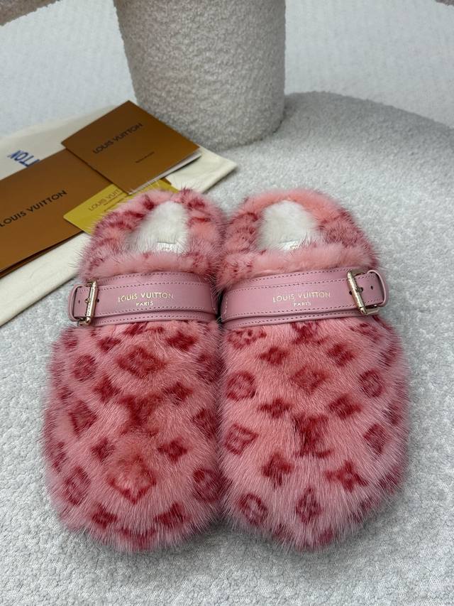 顶级品质 Louis Vuotton Fw25 New Arrival～ 驴家 秋冬新款水貂毛半拖 水貂毛毛感特别的柔软细腻 高级感拉满 贵妇秋冬穿搭必备神器上