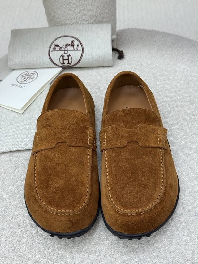 顶级品质 配飞机盒 Hermes Fw25 New Arrival～ 爱玛仕早秋新品一脚蹬乐福鞋 主打一个穿着舒适方便好搭配 慵懒随性 鞋面A级麍皮材质 水染牛