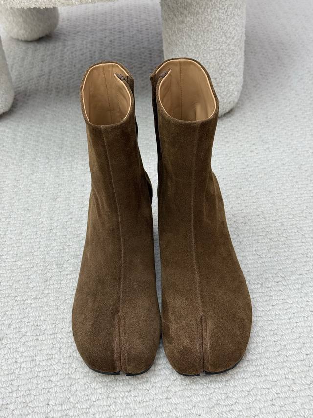 莞产 Maison Margiela马吉拉25秋冬新品 * * 超火Tabi分趾鞋 新款6Cm高跟短靴｜原版购入代购级别 -深咖羊京 进口小羊皮 羊京 面料 定