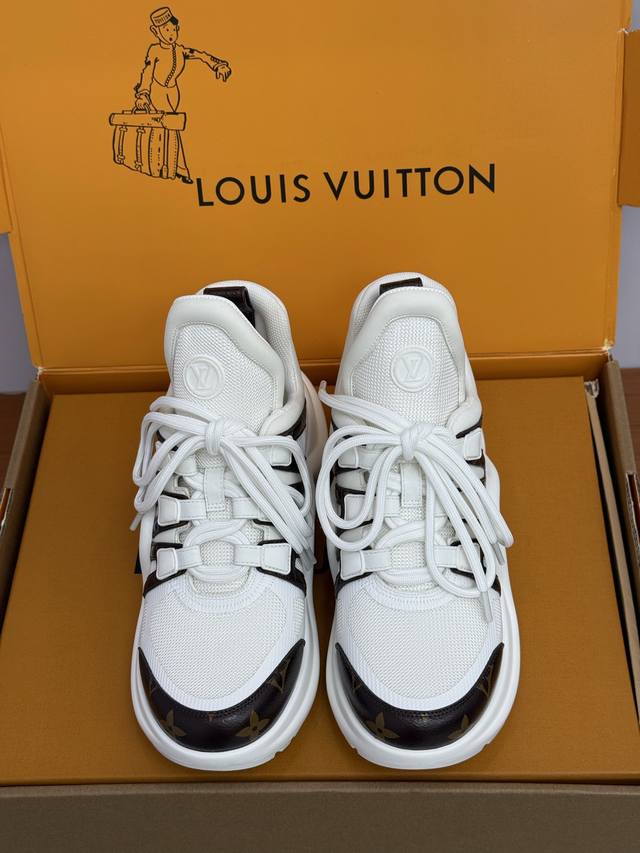 代购版本 Lv.厚底老爹鞋系列 经典配色+新配色～ [大厂出品]原版购入代购级别 顶级精品Size：35-41