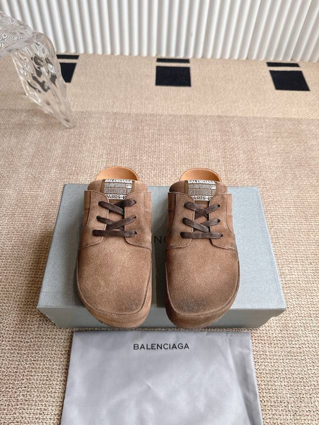 Balenciaga 巴黎世家款 × Birkensto联名合作款Boston包头软底 勃肯增高厚底凉 万年经典勃肯软底强势推出，一个品牌就是一个类型，其构造鉴