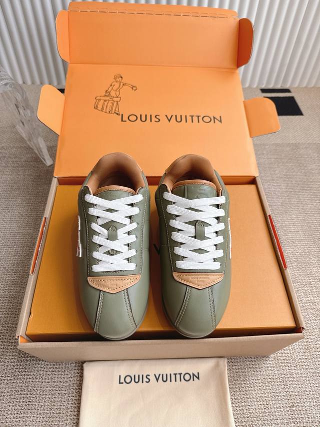 顶级版本 Louis Vuiton 路易威登 菲董联名 走秀款 胖丁 厚底 休闲 运动鞋 阿甘鞋 此次系列包括从简约风格的运动鞋到引人注目的跑鞋 Lv 以其标志