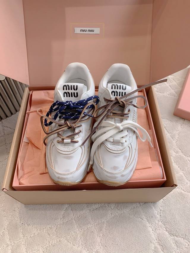 网面 皮面 Miu新款做旧老爹鞋 厚底设计 上脚秒变大长腿 神来之鞋 上脚太好看啦 闭眼入 各种穿搭都能驾驭 配色好美 尺码35-39 40定做