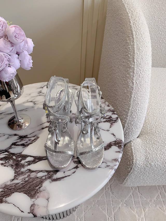 出厂价p Christian Loubouti* 新款重工红底高跟鞋 纯手工制作超闪水晶吊坠 闪耀夺目 富贵迷人 交织出童话般的梦境 鞋面进口羊皮 内里垫脚羊皮