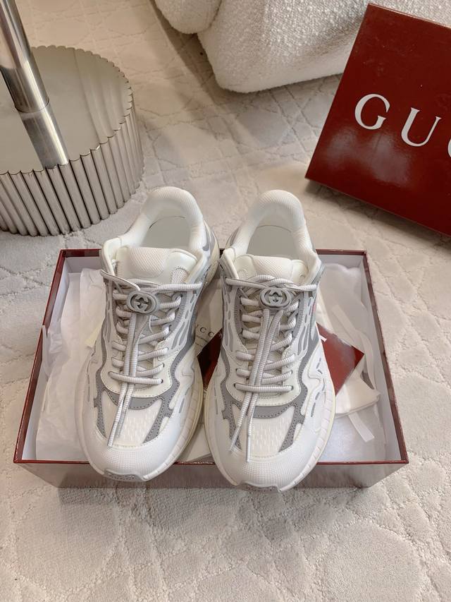 顶级版本 Gucc* 2.0 最新情侣款老爹鞋运动鞋 这款运动跑鞋又将是一代绝唱 采用科技网面 3D打印技术 Eva减震中底 内置碳板 Tpu组合大底 约4Cm