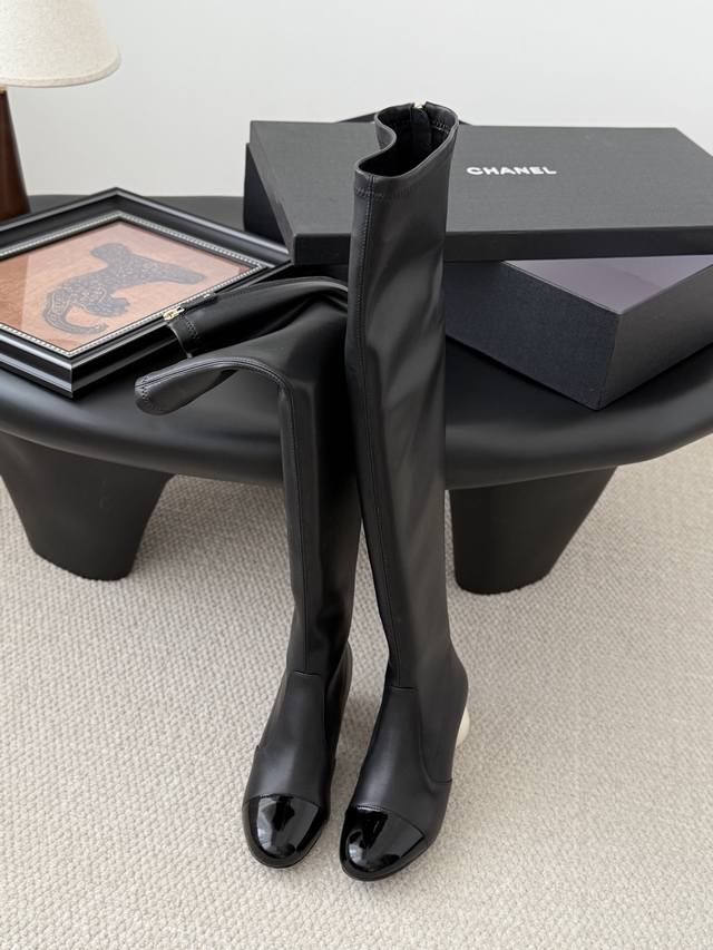 Chanel 25K秋冬新款珍珠长靴 精彩亮点 巨型珍珠 原版开模珍珠 真皮大底 筒高22寸 Size:35-39 其他码数定做