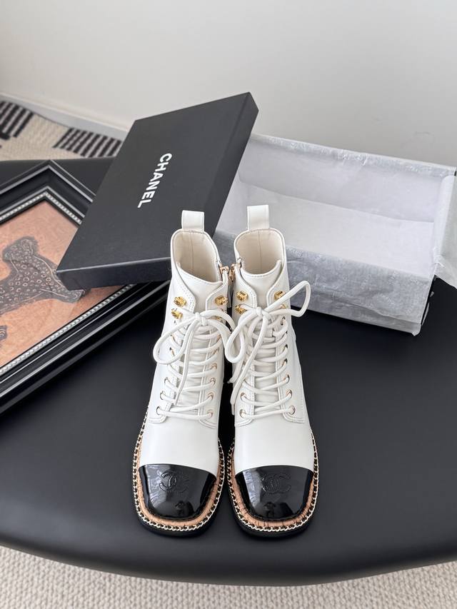 Chanel 25B秋冬新品链条靴 巨好看的经典一系列！上图必爆！ 鞋面牛皮 内里羊皮 真皮大底 Size:35-39 其他码数定