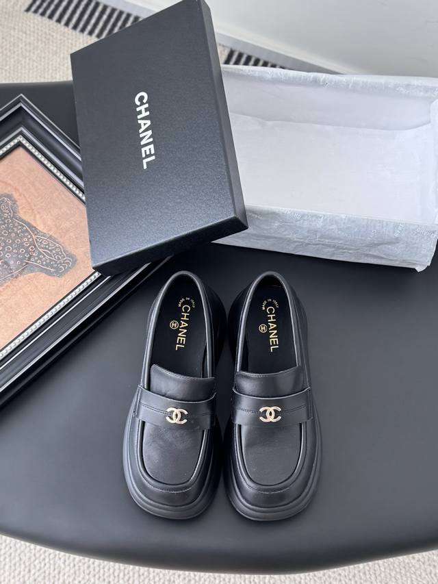 Chanel 25K玛丽珍厚底鞋 高版本高品质 欢迎主推 鞋面羊皮 内里羊皮 原版大底 Size:35-39 其他码数定做