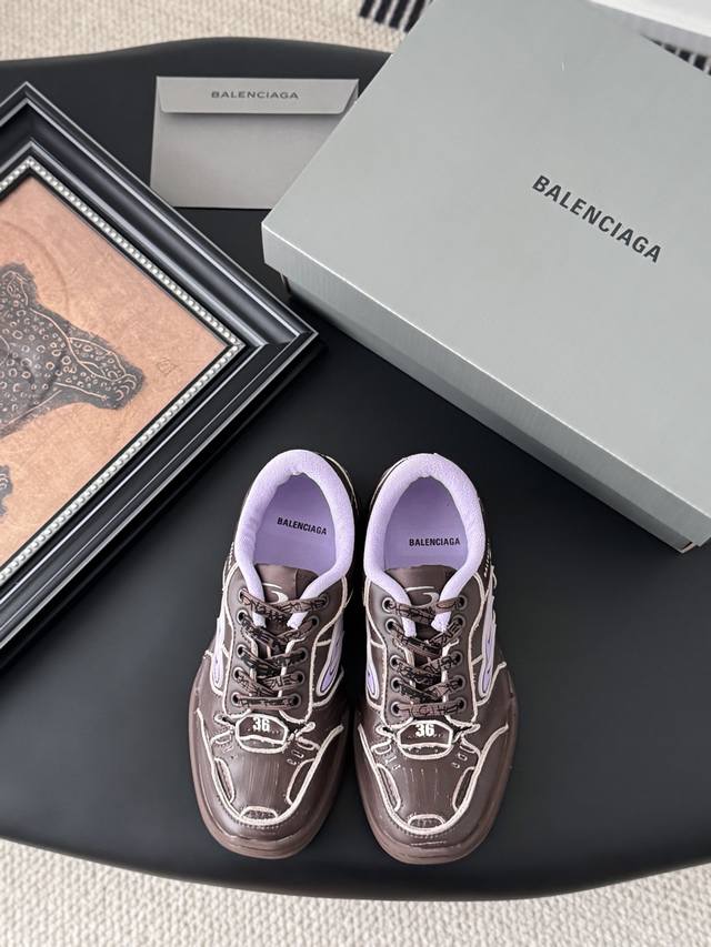 Balenciaga Hamptons系列休闲鞋 酷飒到爆~ 鞋面全身做旧日 车线破坏 鞋带涂鸦 设计感满满 Size:35-44