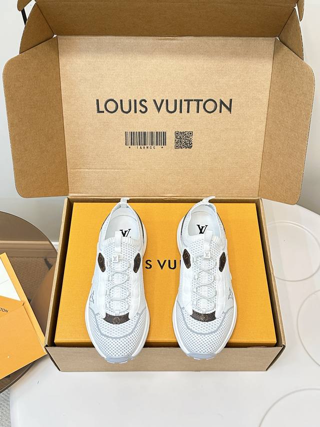 顶级版本 Lv 路易威登L家 驴牌 最新Olympia系列 情侣款 飞织 针织 休闲 运动鞋 跑鞋 原版购入开发 做货 本款 Lv Olympia 运动鞋为针织