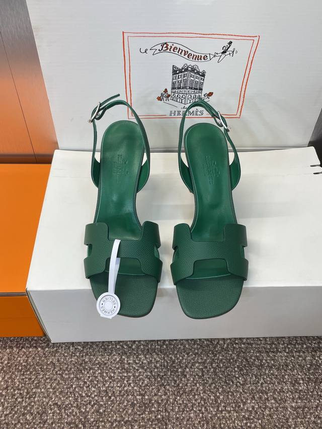 工厂p价p 莞产 代购级 爱马仕 Hermes 春夏经典款 Joy 粗跟拼色工字拖女鞋 H家高跟圆头露趾果冻色后空凉鞋 材质：进口小牛皮+水染牛皮内里+意大利真