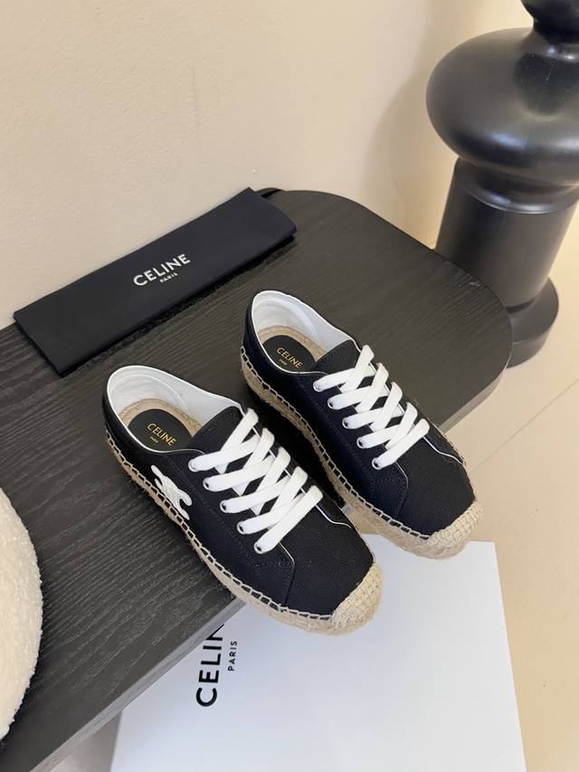 Celine思琳赛琳Celine Runner Cr-03运动鞋鞋舌和鞋后帮饰有Celine标志运动鞋侧面凹印Cr-03字样 鞋后帮和侧面压印Celine标志厚