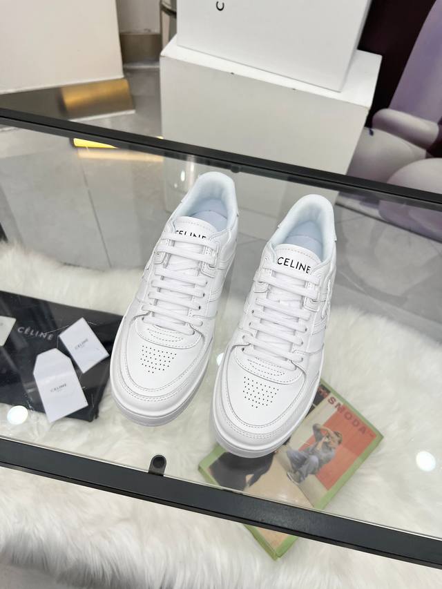 女款 男款 Celine.2025S Celine赛琳 Block Triomphe 运动鞋 Block Triomphe牛皮革坡跟运动鞋厚底小白鞋 鞋后帮和侧