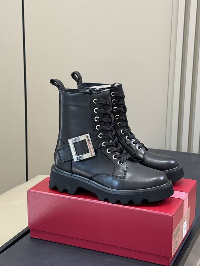 顶级品质 Rv秋冬必备！超百搭的短靴，显高又显瘦！ 25年新款短靴！ Rv Viv Ranger Truck 方扣及踝靴 今年秋冬的第一双短靴必备有这双靴子的位