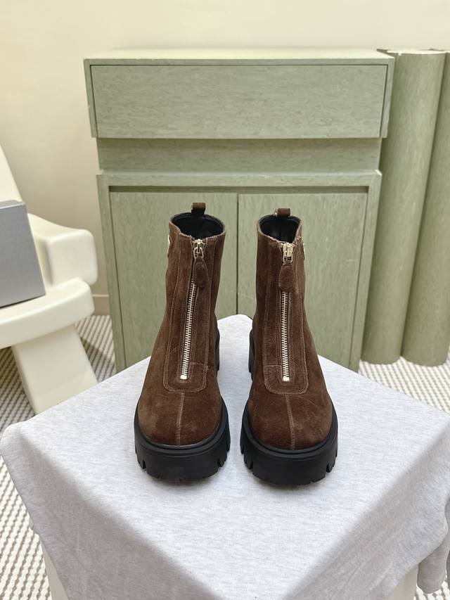 代购级 ｜D0105prada 25Ss普拉达经典三角标前拉链王炸女靴 冬天买不到的系列，绝对是今年的大爆款！！贼好看！prada靴子真的很哇塞！上脚大气显腿瘦