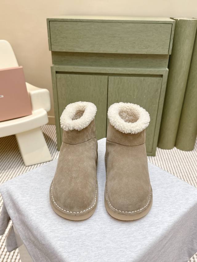 代购级 ｜D221Miumiu 缪缪 25Ss秋冬走秀款 羊毛小短靴雪地靴毛毛鞋 经常出现在各大时装杂志封面 各路明星、小红书博主都有钟爱 搭配绑带设计更显优雅
