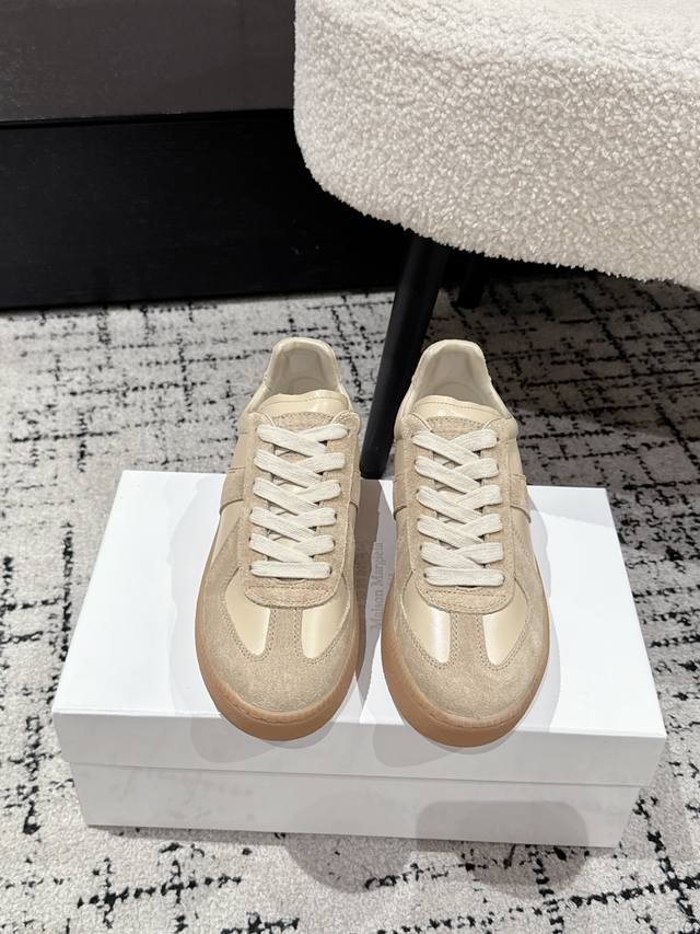 女款 顶级版本 Maisonmargiela Mm6 马吉拉 25 最新 厚底 德训鞋 休闲 运动鞋 原版购入开发 做货 鬼才设计师品牌，一个轻奢品牌 这一款德