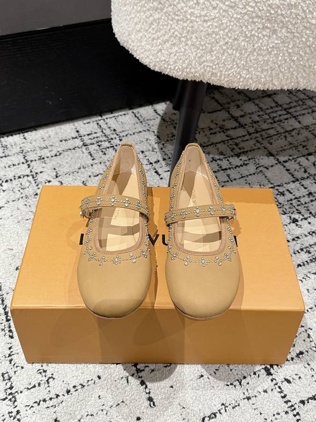 Lv 路易威登 X Tm 6Am 村上隆联名 25 新款玛丽珍单鞋 专柜主打最新款 Lv X Tm 6Am 村上隆联名款硬货上 代购级别！高级感十足！国内外博主