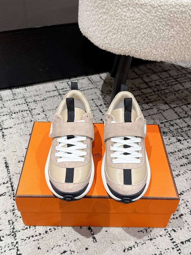 顶级版本 Hermes 爱马仕 25 新品 Loop 厚底增高 休闲 运动鞋 采用进口牛皮 进口麂皮镂空 运动时尚鞋面整圈头层小牛皮无断接大气奢华 定制 双提环