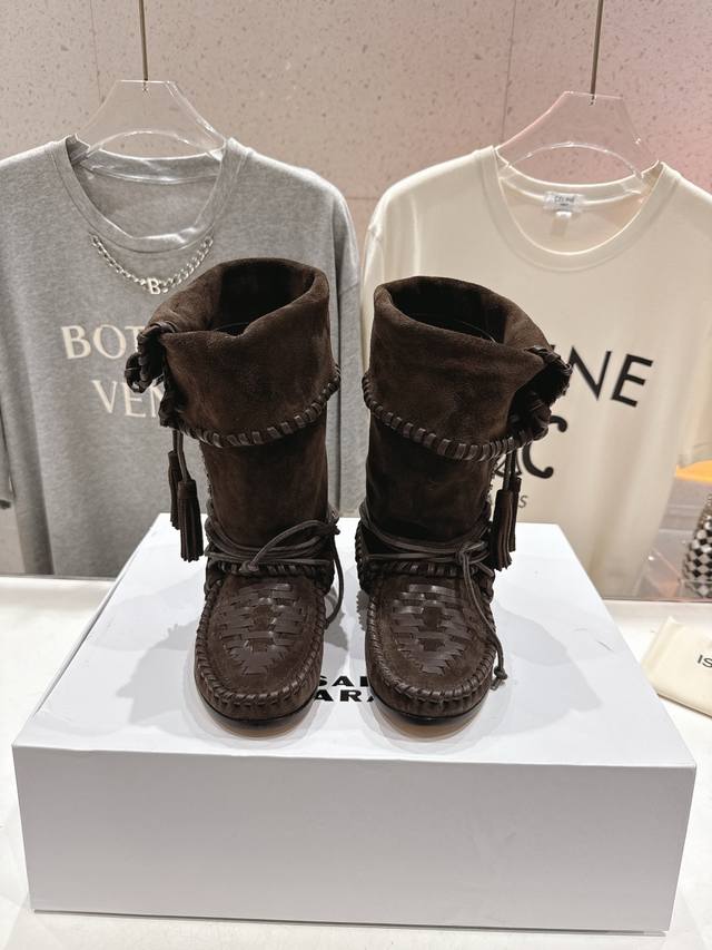 高版本出厂 Isabel Marant 伊莎贝尔2025Ss新款印第安风格流苏中筒靴西部靴 超级有高级感上脚超好看 关键超级舒适脚感一点都不挑人。慵懒法欧风，飒