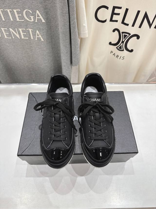 高版本出厂 Chanel*小香F015 2025Ss新款系带熊猫鞋休闲鞋小白鞋运动鞋饼干鞋 顶级版本～原版开发楦型 秀气有型 宽脚也不怕 不会显脚肥，上脚好看又