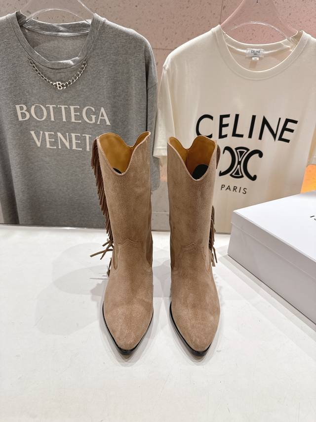 高版本出厂 Isabel Marant 伊莎贝尔F042 2025Ss新款印第安风格流苏中筒靴西部靴 超级有高级感上脚超好看 关键超级舒适脚感一点都不挑人。慵懒