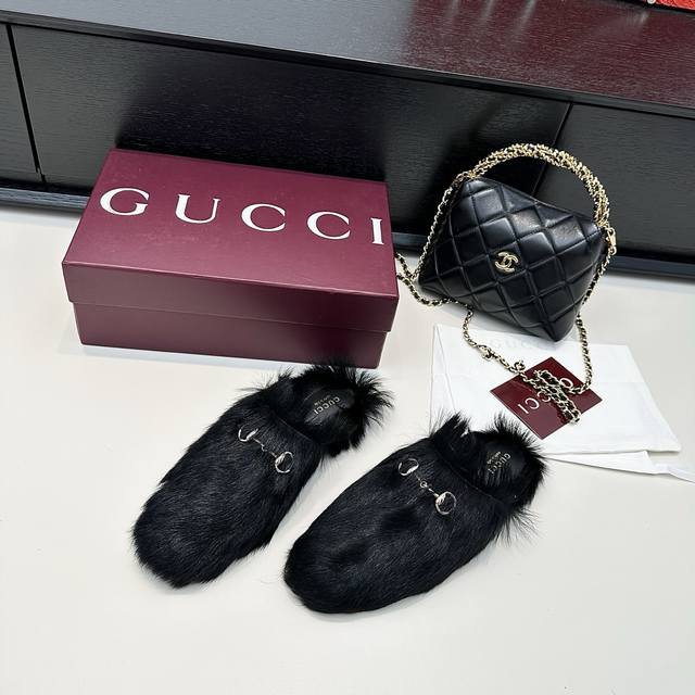 Gucci古奇25年新款 Gg马衔扣毛拖 穆勒半拖鞋 浅金扣 猾子毛 羊皮内里 真皮底 正码:35-39订做40.41.42