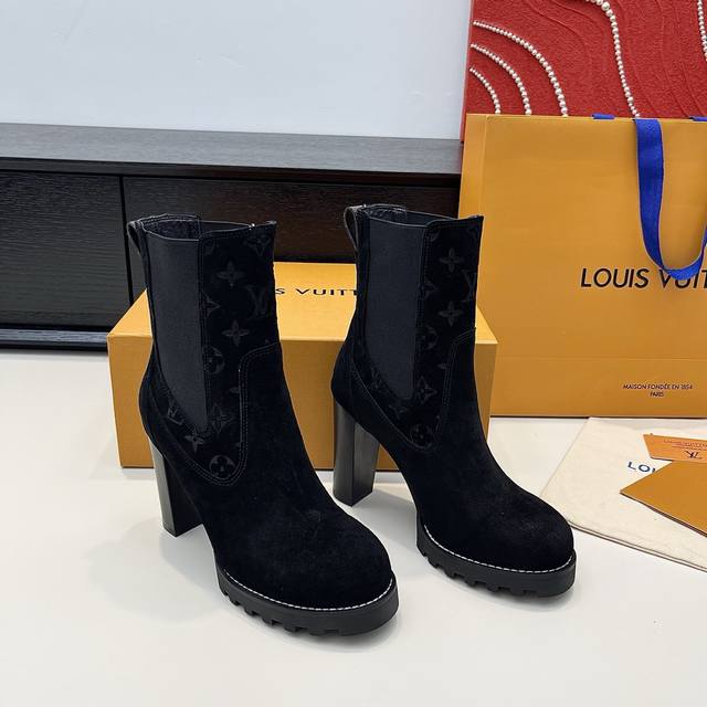 Lv驴牌新款 厚底粗跟短靴子 麂皮面 原版大底 跟高:9.5Cm 底厚约1.5Cm 正码:35-39订做40.41