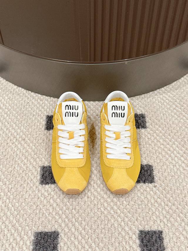 35-40 Miumiu2025 早春走秀新款阿甘德训鞋运动鞋， 巨巨巨好穿的德训鞋，缪缪这款 ，早春走秀款德训鞋，简单很随意不羁 复古颜值满分 又能体现单宁美
