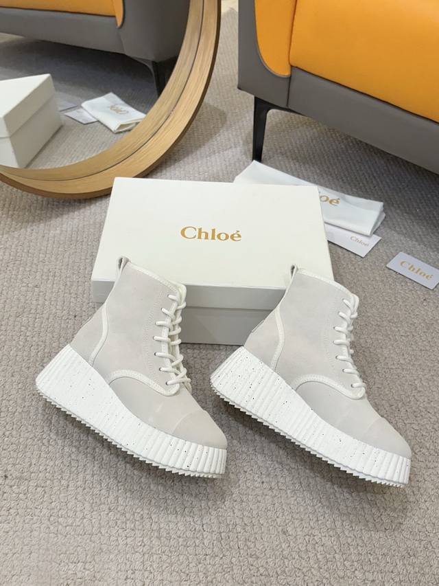 工厂p批p 2025蔻依Chloe专柜同步上市新款雪地靴，多色多款，这款面料使用进口牛反绒，内里，真羊毛，质感清爽透气不焖脚 时尚简约范儿 女神都爱 美翻啦 ，