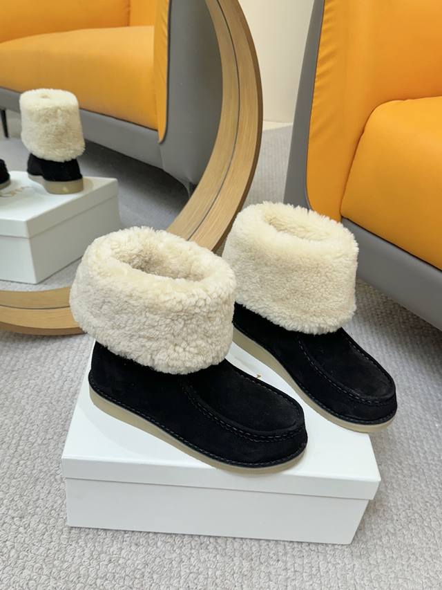 工厂p批p 蔻依Chloe专柜同步上市新款雪地靴，多色多款，这款面料使用进口牛反绒，内里，真羊毛，质感清爽透气不焖脚 时尚简约范儿 女神都爱 美翻啦 ，生胶大底