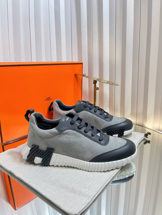 Herme S Ss25 New Arrival～ 专柜大热情侣款，H家配货首选鞋履！ 这双 Bouncing Sneaker 是爱马仕经典款 每一季都会出很多