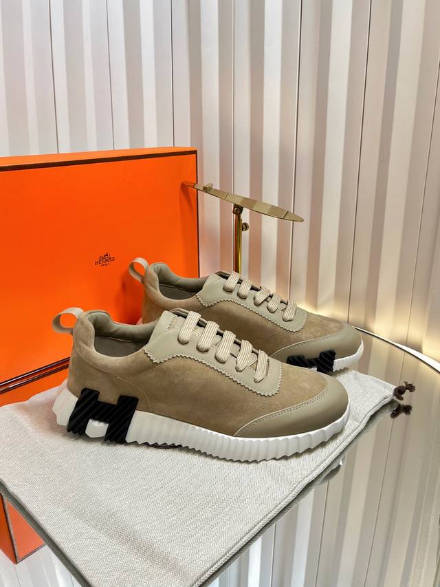 Herme S Ss25 New Arrival～ 专柜大热情侣款，H家配货首选鞋履！ 这双 Bouncing Sneaker 是爱马仕经典款 每一季都会出很多