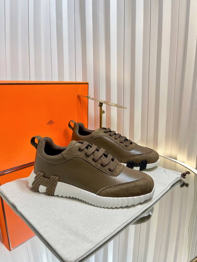 Herme S Ss25 New Arrival～ 专柜大热情侣款，H家配货首选鞋履！ 这双 Bouncing Sneaker 是爱马仕经典款 每一季都会出很多