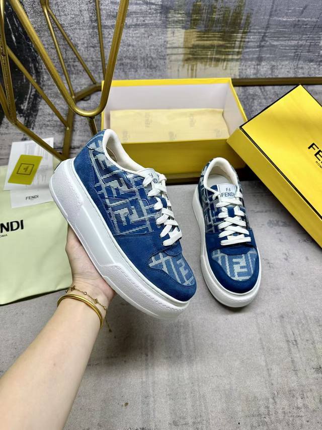 fendi Match系带最新运动鞋，蓝色Ff提花面料和同色绒面材质细节，侧面饰以注塑Ff贴花。女码35-40码 ，男码39-45码