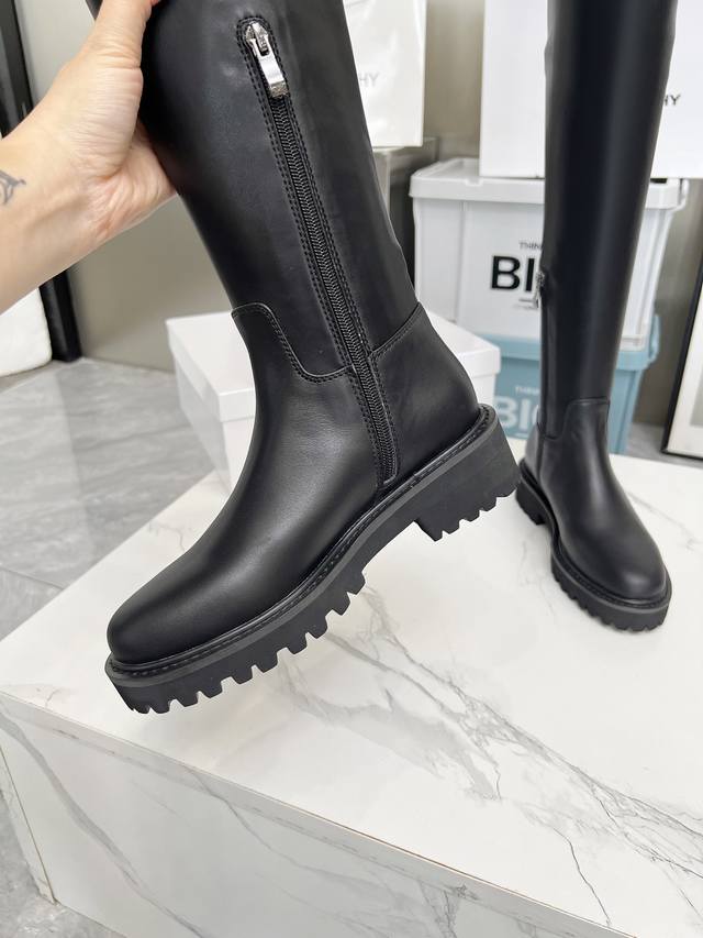 Givenchy2670新款纪梵希厚底时尚靴，时尚潮流，辣妹专属，简约而舒适，超级无敌帅气搭配，面料：进口牛皮，开边珠，内里：澳洲进口羊皮里，码数35-41，4