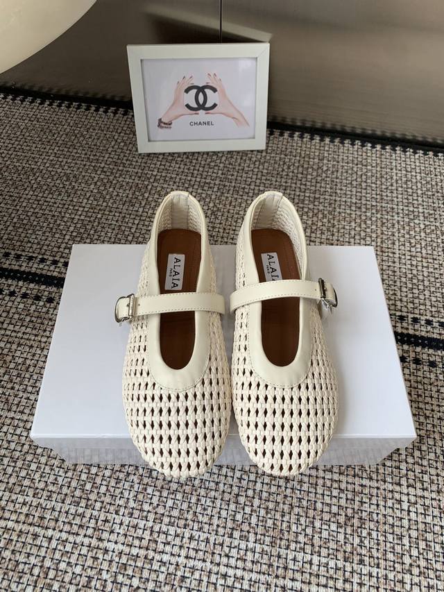 70Ss新款 Alaia 法式仙女芭蕾舞 整双鞋子采购Zp开发打造，全部定制材料，独家开模大底，细节全部对版出货，连包装也做到跟正品一样。码数:35-41 40