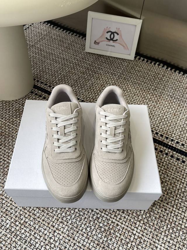 代购级 Celine思琳赛琳Celine Runner 动鞋鞋舌和鞋后帮饰有Celine标志运动鞋 鞋后帮和侧面压印Celine标志厚底面包鞋2025春夏新款女
