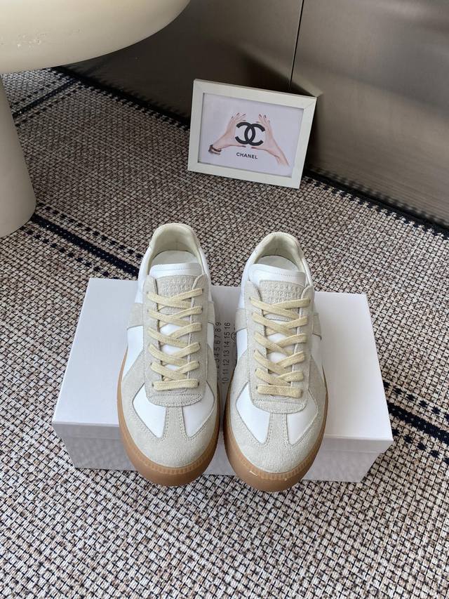 Maisonmargiela Mm6 马吉拉 厚底 德训鞋 原版购入开发 做货 鬼才设计师品牌 一个轻奢品牌 这一款德国训练鞋延续了经典的T形真皮拼接设计 经过