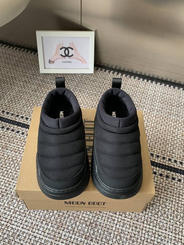 Moon Boot park系列 25秋冬季新款 雪地靴 长期主义购物一Moonboot雪地靴因为冬天想去追极光，对比了很多雪地靴，超轻发泡大底 Moonboo