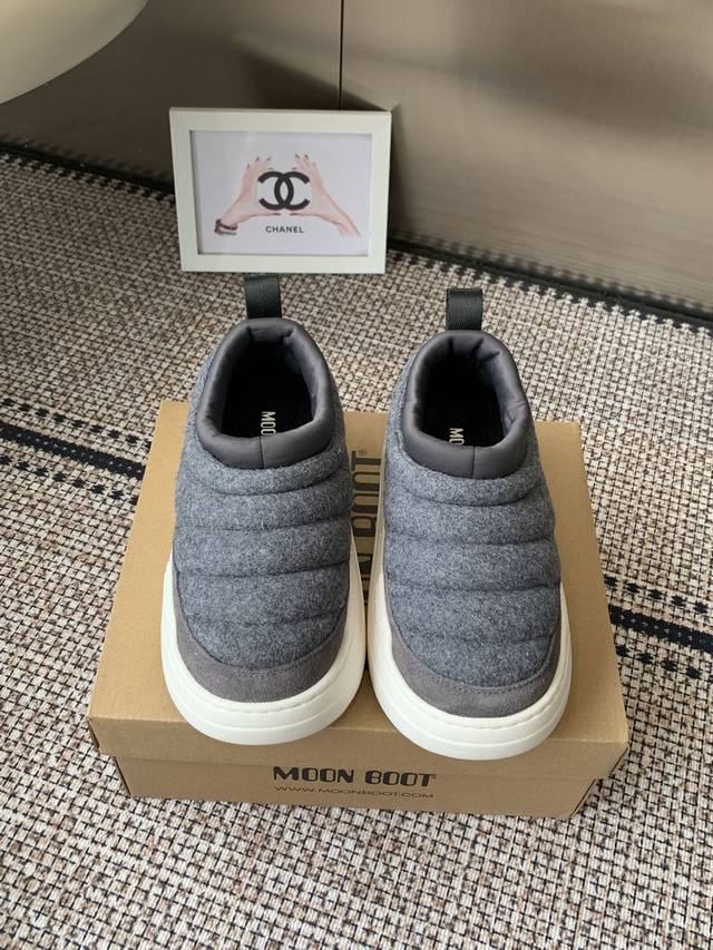 Moon Boot park系列 25秋冬季新款 雪地靴 长期主义购物一Moonboot雪地靴因为冬天想去追极光，对比了很多雪地靴，超轻发泡大底 Moonboo