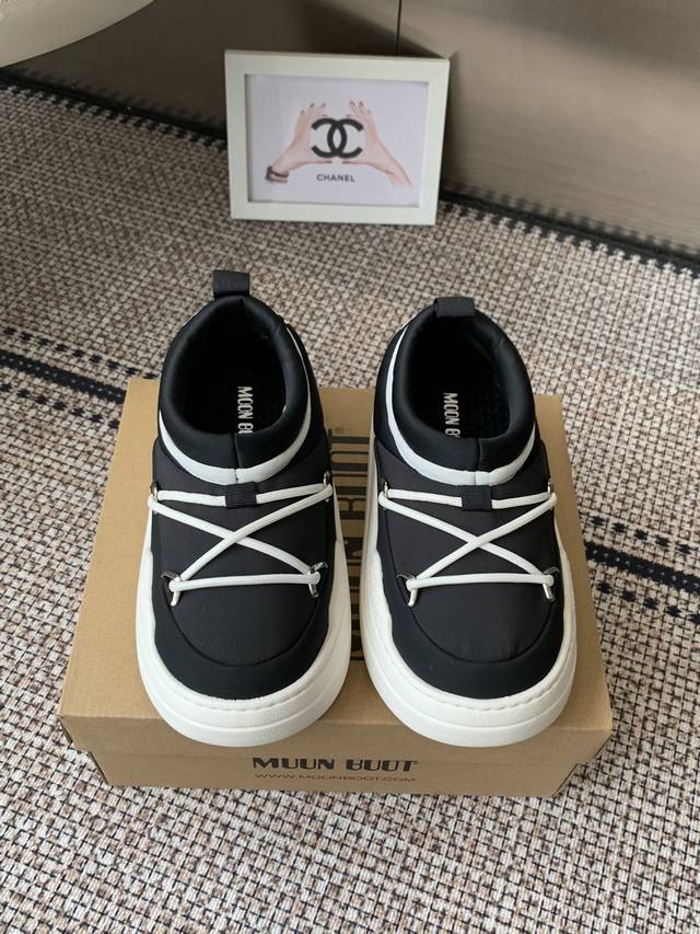 Moon Boot park系列 25秋冬季新款 雪地靴 长期主义购物一Moonboot雪地靴因为冬天想去追极光，对比了很多雪地靴，超轻发泡大底 Moonboo